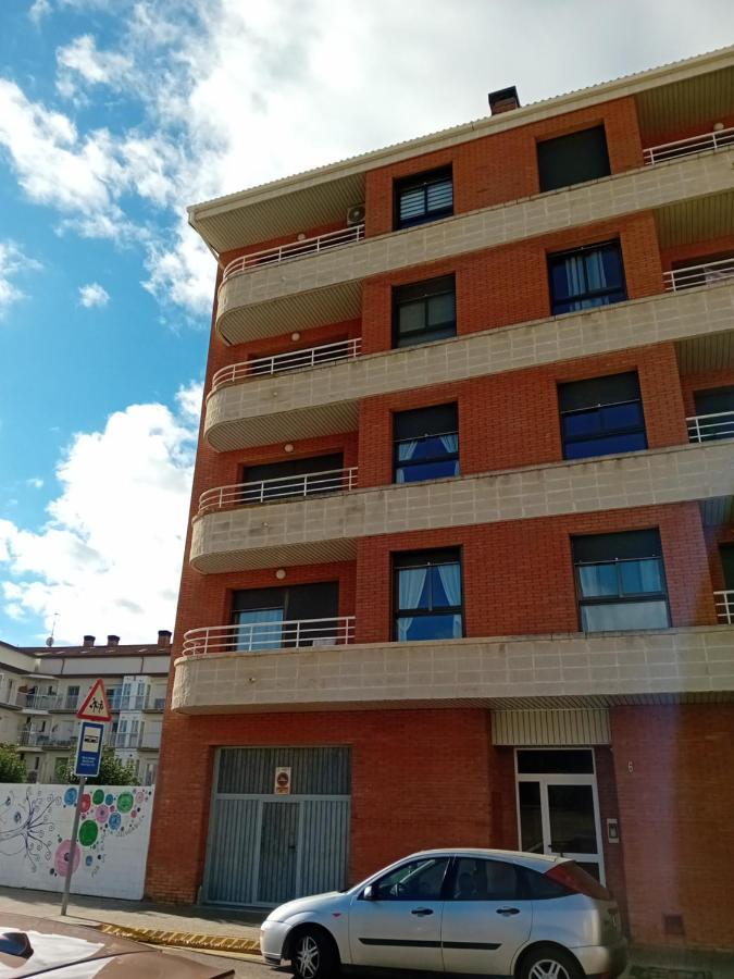 Cal Robert Apartment Tremp Exterior photo